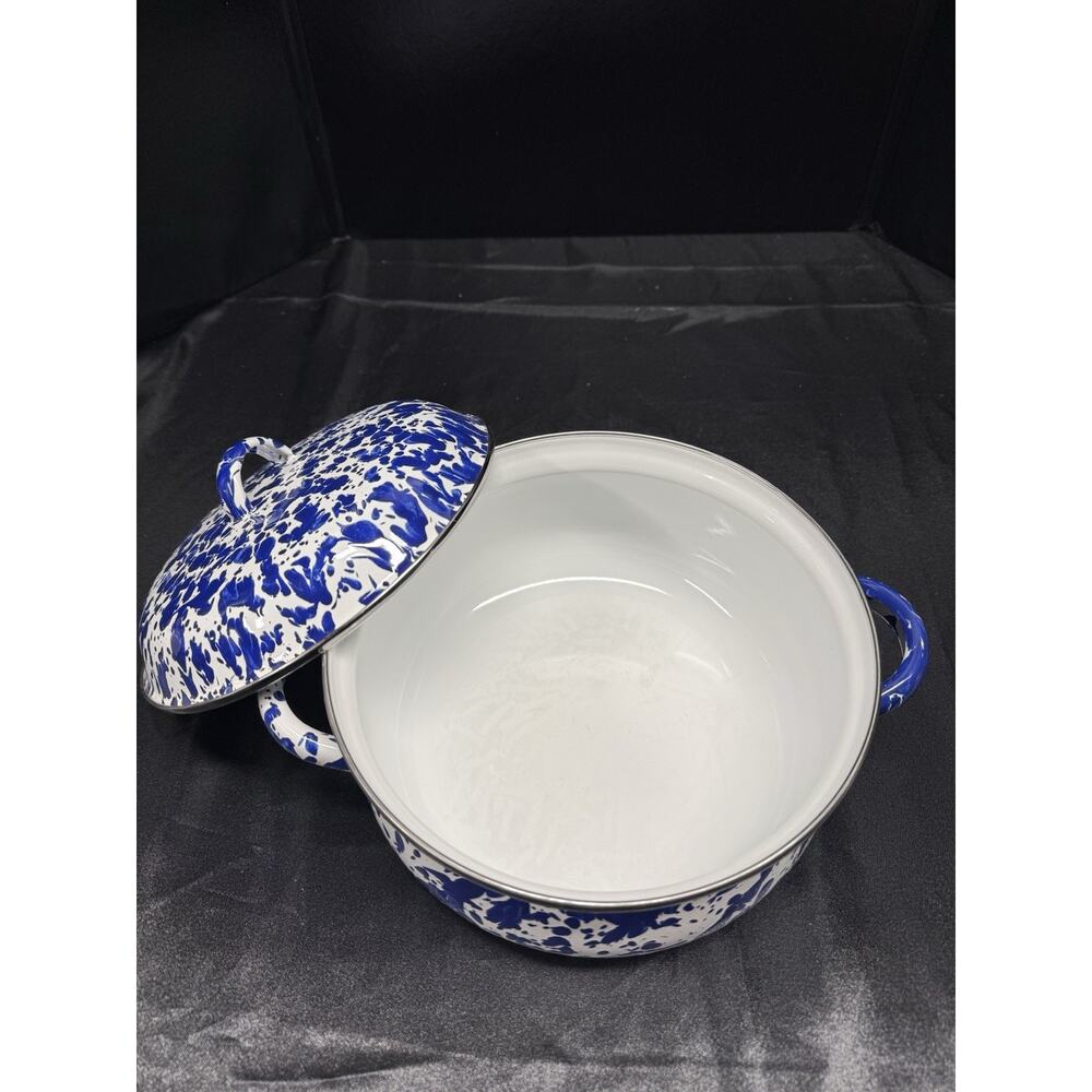 Golden Rabbit: “Cobalt Swirl” Blue & White 2.5 Quart Dutch Oven - Picture 7 of 7